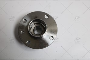 WHEEL HUB