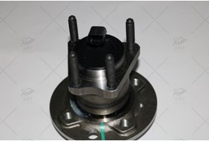 WHEEL HUB