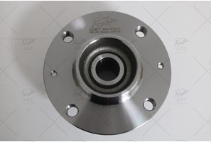 WHEEL HUB